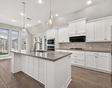 10735 Lacaille Lane - Photo Thumbnail 20
