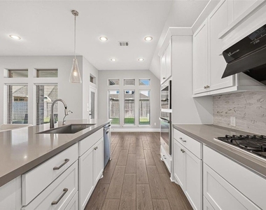 10735 Lacaille Lane - Photo Thumbnail 21