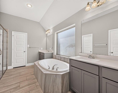 10735 Lacaille Lane - Photo Thumbnail 33