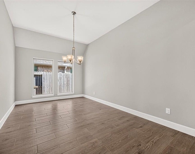 10735 Lacaille Lane - Photo Thumbnail 7