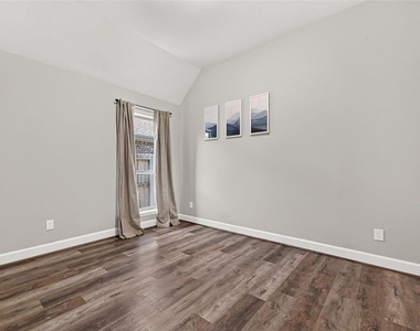 10735 Lacaille Lane - Photo Thumbnail 25