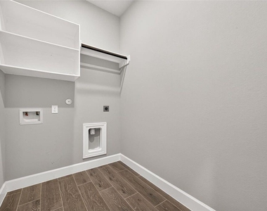 10735 Lacaille Lane - Photo Thumbnail 28