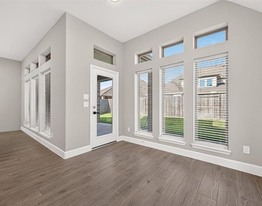 10735 Lacaille Lane - Photo Thumbnail 17