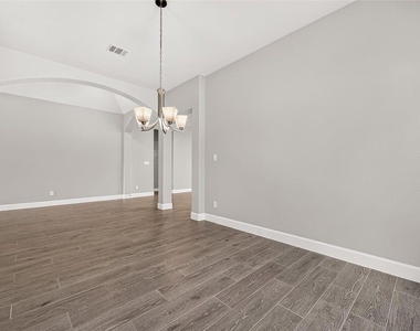 10735 Lacaille Lane - Photo Thumbnail 8