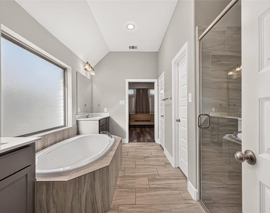 10735 Lacaille Lane - Photo Thumbnail 36