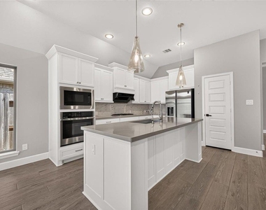 10735 Lacaille Lane - Photo Thumbnail 18