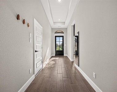 10735 Lacaille Lane - Photo Thumbnail 4