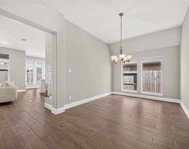 10735 Lacaille Lane - Photo Thumbnail 6