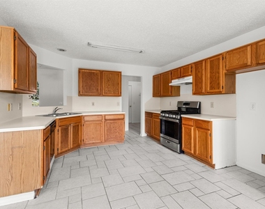 17023 Boyton Lane - Photo Thumbnail 5