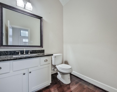 5337 Kansas Street - Photo Thumbnail 6