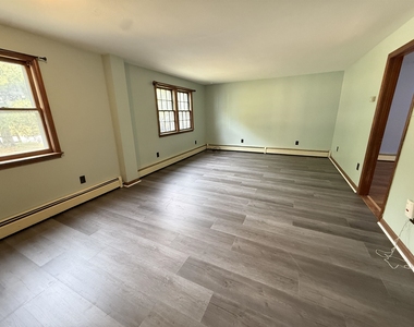 233 South - Photo Thumbnail 7