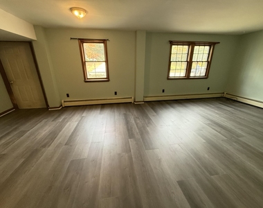 233 South - Photo Thumbnail 8