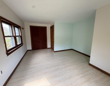 233 South - Photo Thumbnail 17