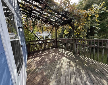 233 South - Photo Thumbnail 11