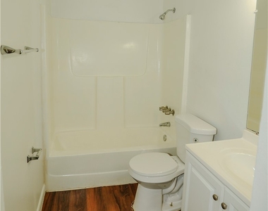 4331 Glenwood - Photo Thumbnail 10