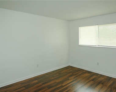 4331 Glenwood - Photo Thumbnail 6
