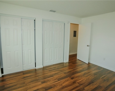 4331 Glenwood - Photo Thumbnail 7