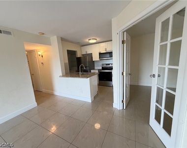 2929 Winkler Avenue - Photo Thumbnail 1