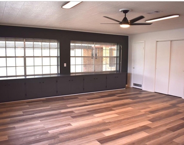 2628 Dupont Street - Photo Thumbnail 13