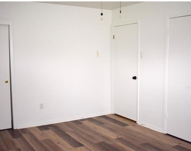 2628 Dupont Street - Photo Thumbnail 16