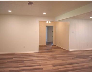 2628 Dupont Street - Photo Thumbnail 3