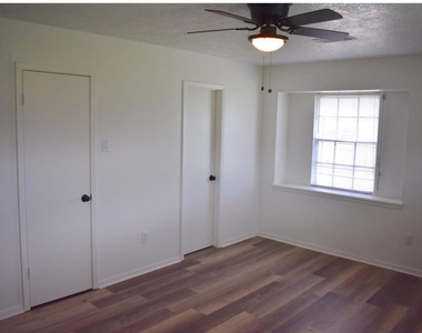 2628 Dupont Street - Photo Thumbnail 17