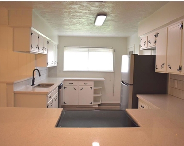 2628 Dupont Street - Photo Thumbnail 8