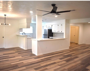 2628 Dupont Street - Photo Thumbnail 5