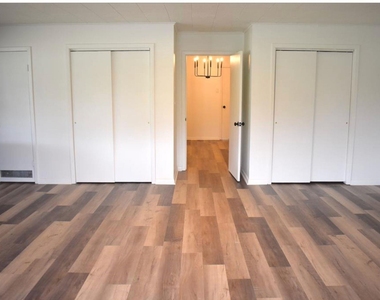 2628 Dupont Street - Photo Thumbnail 14