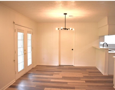 2628 Dupont Street - Photo Thumbnail 6