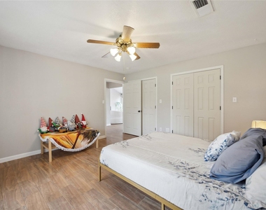 911 Brook Forest Drive - Photo Thumbnail 20