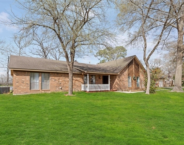 911 Brook Forest Drive - Photo Thumbnail 1