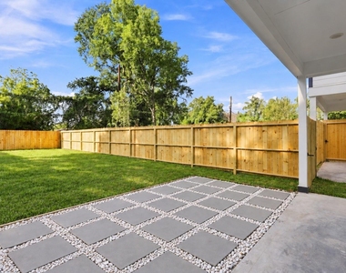 1521 Armada Drive - Photo Thumbnail 1