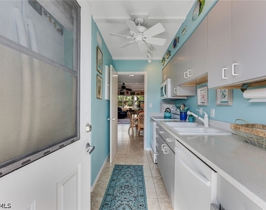 72 7th Street S - Photo Thumbnail 6