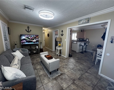 110 Leawood Circle - Photo Thumbnail 13