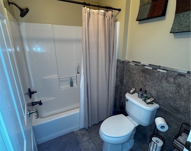 110 Leawood Circle - Photo Thumbnail 8