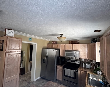 110 Leawood Circle - Photo Thumbnail 11