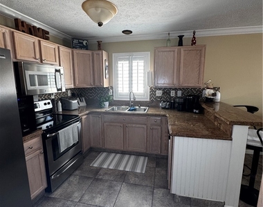 110 Leawood Circle - Photo Thumbnail 18