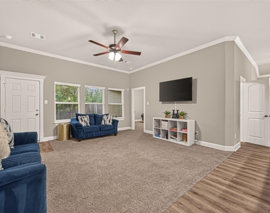 4509 Davenport Street - Photo Thumbnail 4