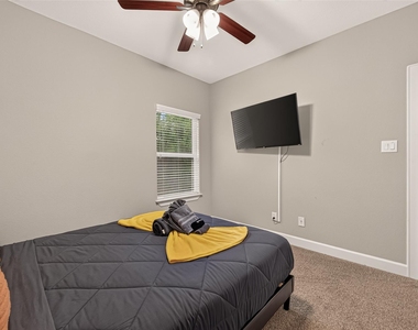 4509 Davenport Street - Photo Thumbnail 21