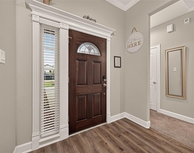 4509 Davenport Street - Photo Thumbnail 3