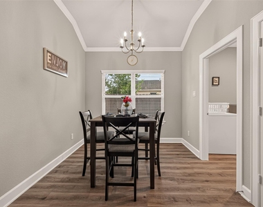 4509 Davenport Street - Photo Thumbnail 7