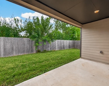 4509 Davenport Street - Photo Thumbnail 37