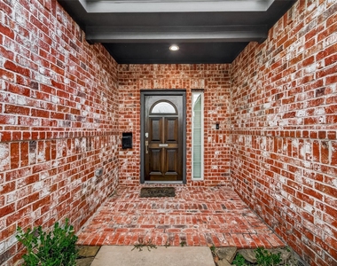 4509 Davenport Street - Photo Thumbnail 2