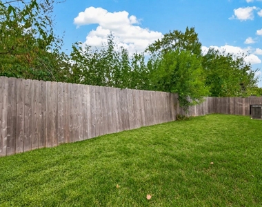 4509 Davenport Street - Photo Thumbnail 36