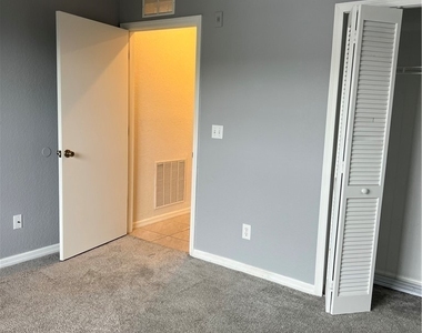 8358 Bernwood Cove Loop - Photo Thumbnail 5