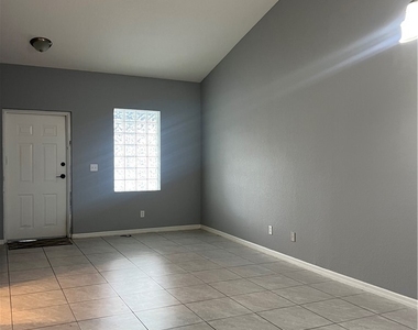 8358 Bernwood Cove Loop - Photo Thumbnail 14