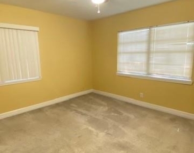 6623 Cresthill Street - Photo Thumbnail 17