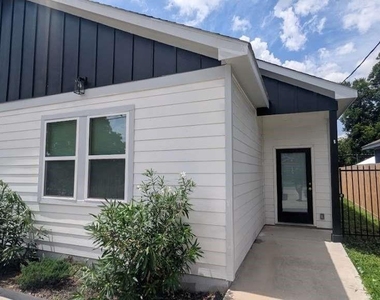 880 Prosper Street - Photo Thumbnail 1
