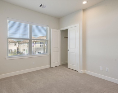 5923 Jasper Jones Way - Photo Thumbnail 16